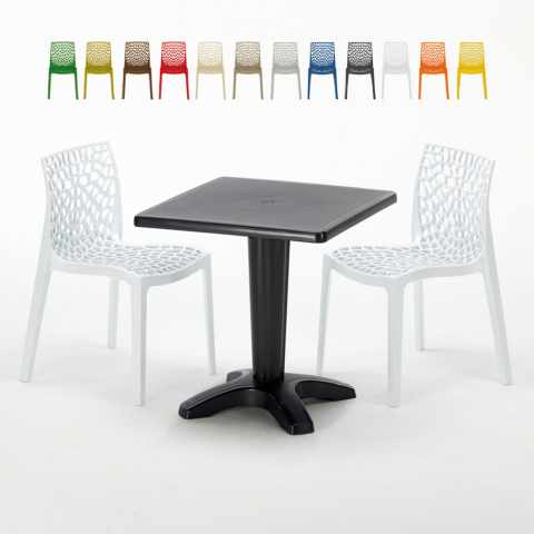 Musta neliöpöytä 70x70cm ja kaksi värikästä tuolia Gruvyer Aia