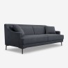 Mukava 3-paikkainen sohva, jonka designissa on metallijalat ja 200 cm musta Egbert-kangas.