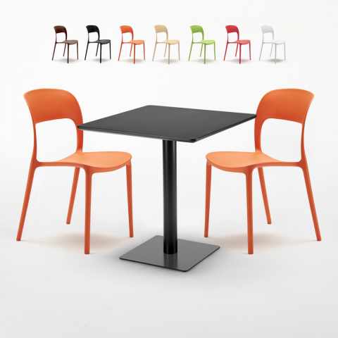 Musta neliöpöytä 70x70 cm ja 2 värikästä tuolia Restaurant Kiwi